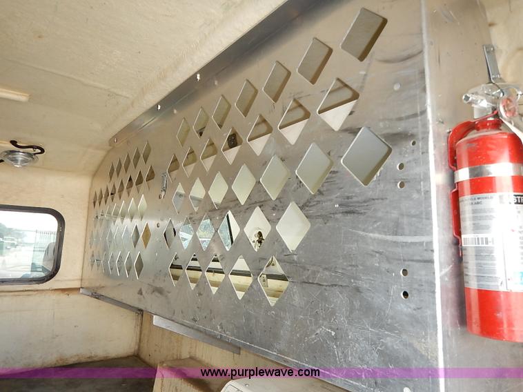 image for item I5319 2004 Ford F150 XL SuperCab pickup truck