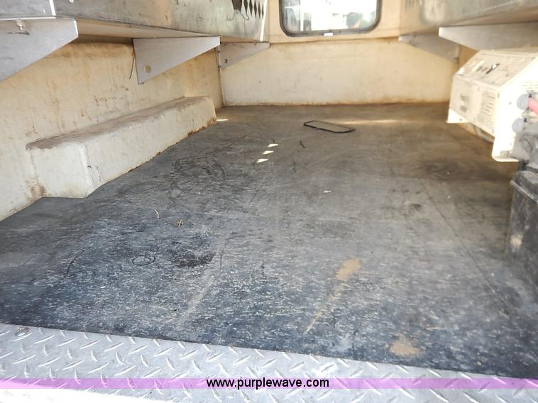 image for item I5319 2004 Ford F150 XL SuperCab pickup truck