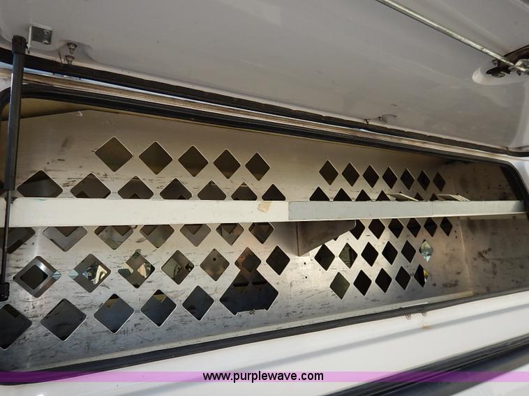 image for item I5319 2004 Ford F150 XL SuperCab pickup truck