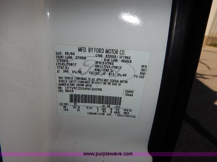 image for item I5319 2004 Ford F150 XL SuperCab pickup truck