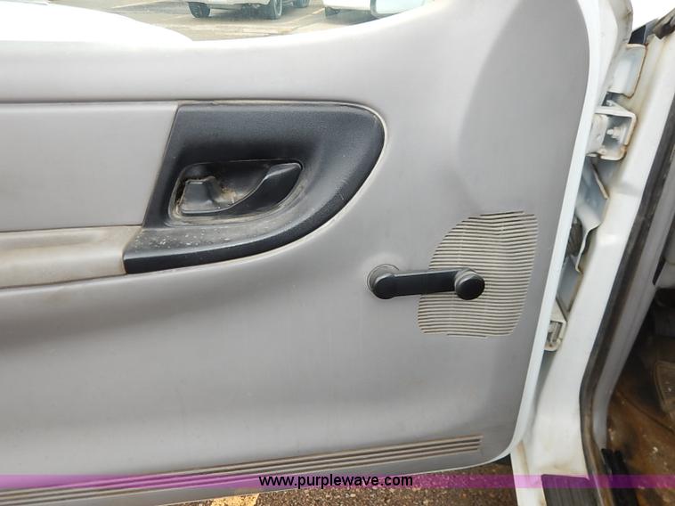 image for item I5325 1999 Ford Ranger pickup truck
