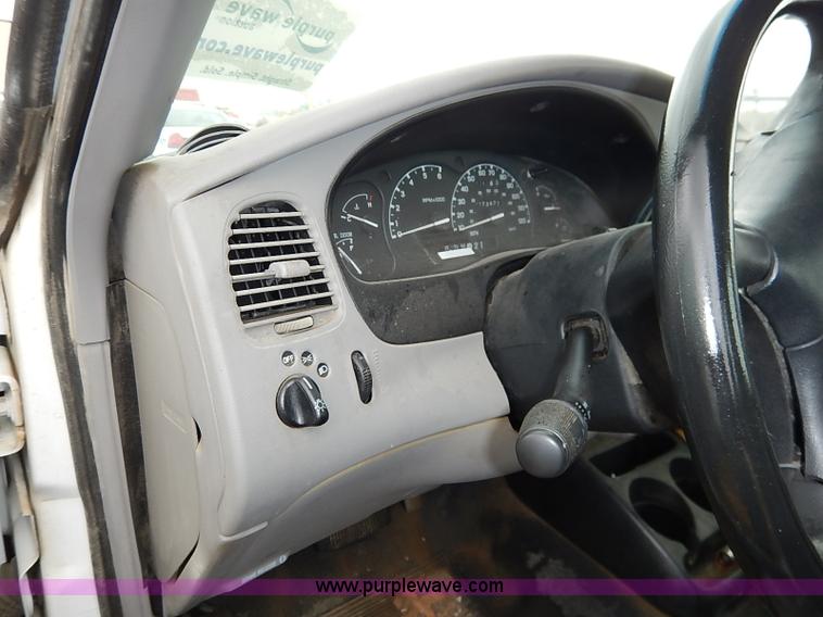 image for item I5325 1999 Ford Ranger pickup truck