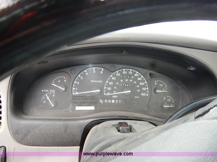 image for item I5325 1999 Ford Ranger pickup truck