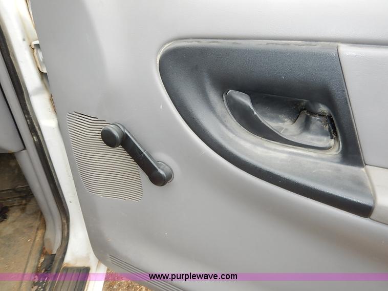 image for item I5325 1999 Ford Ranger pickup truck