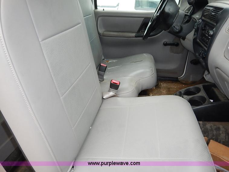 image for item I5325 1999 Ford Ranger pickup truck