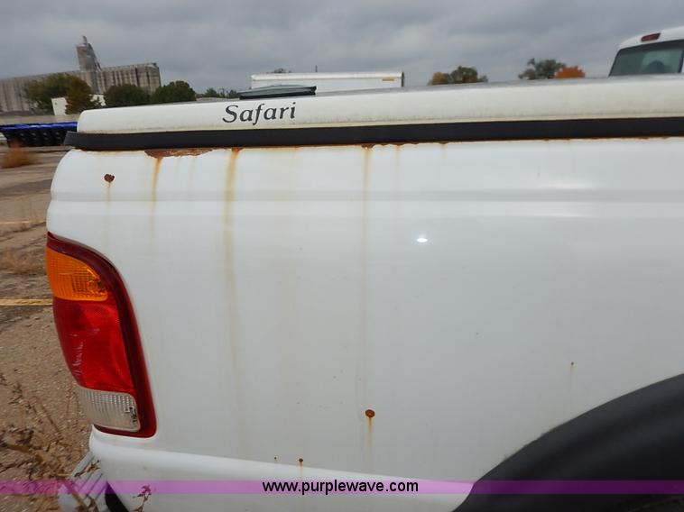 image for item I5325 1999 Ford Ranger pickup truck