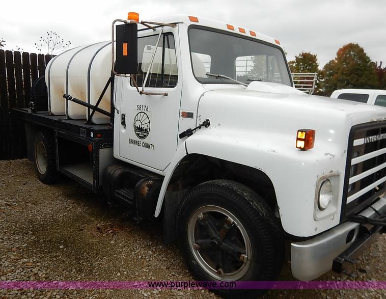 image for item I5329 1985 International S1600 water truck