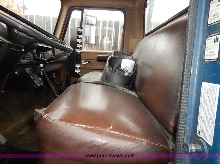 image for item I5329 1985 International S1600 water truck