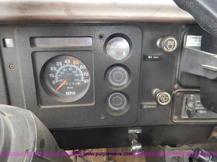 image for item I5329 1985 International S1600 water truck