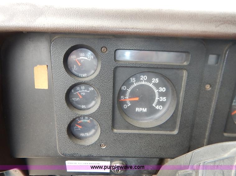 image for item I5329 1985 International S1600 water truck