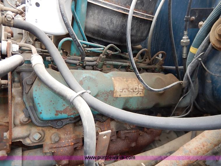 image for item I5329 1985 International S1600 water truck