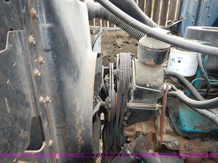 image for item I5329 1985 International S1600 water truck