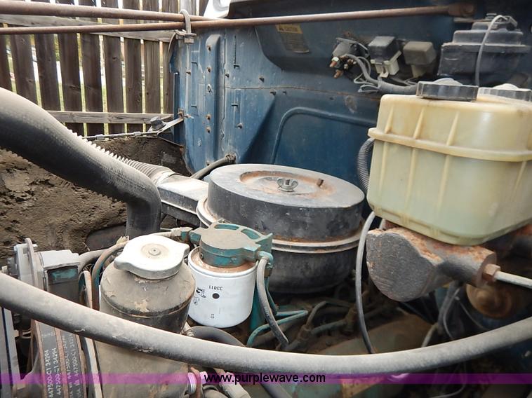 image for item I5329 1985 International S1600 water truck