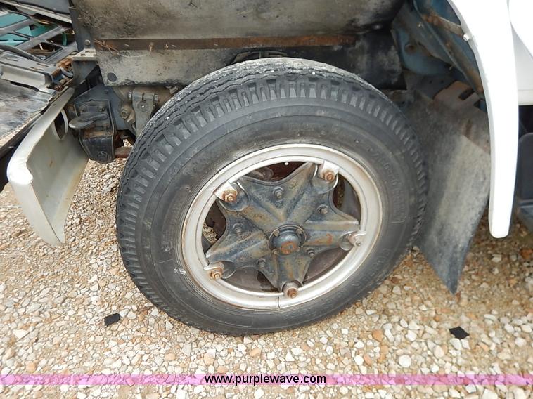 image for item I5329 1985 International S1600 water truck