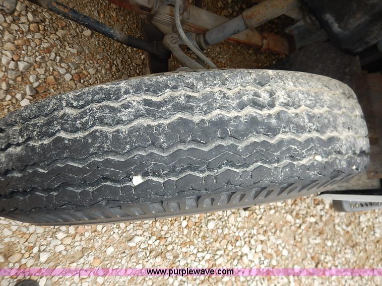 image for item I5329 1985 International S1600 water truck