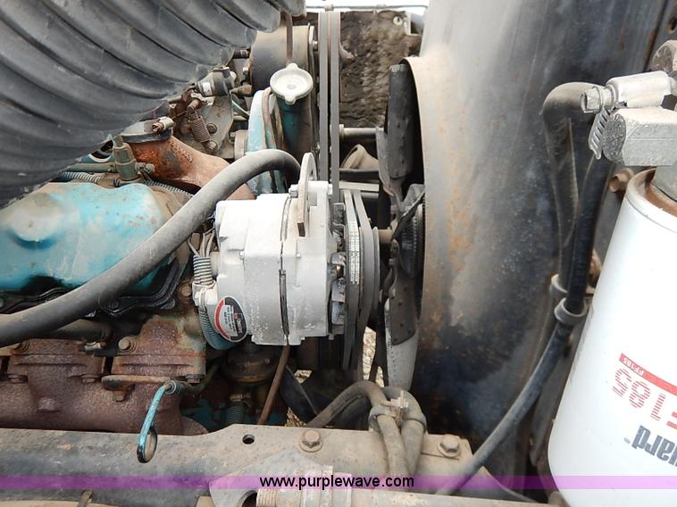 image for item I5329 1985 International S1600 water truck