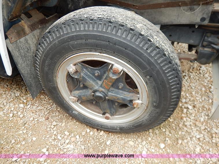 image for item I5329 1985 International S1600 water truck