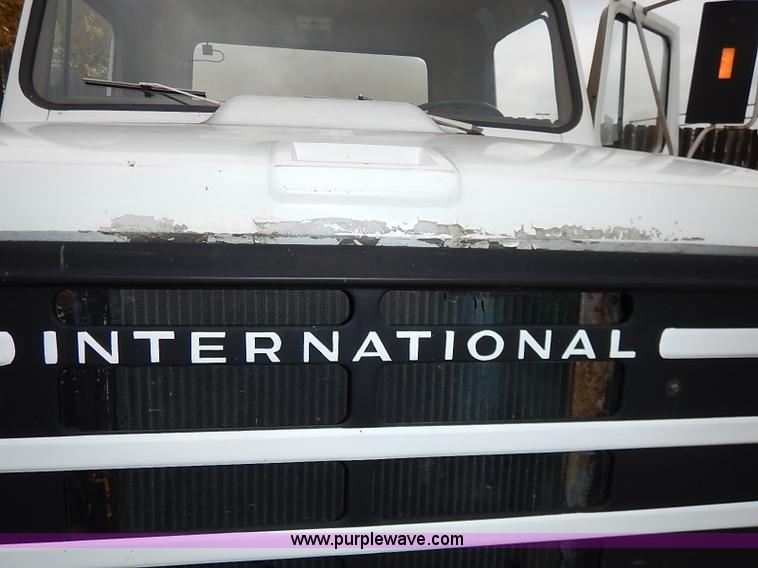 image for item I5329 1985 International S1600 water truck