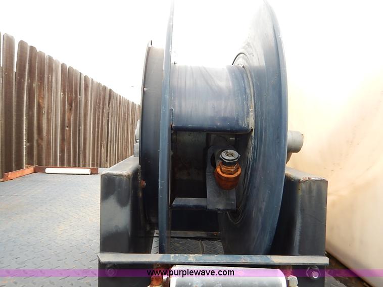 image for item I5329 1985 International S1600 water truck