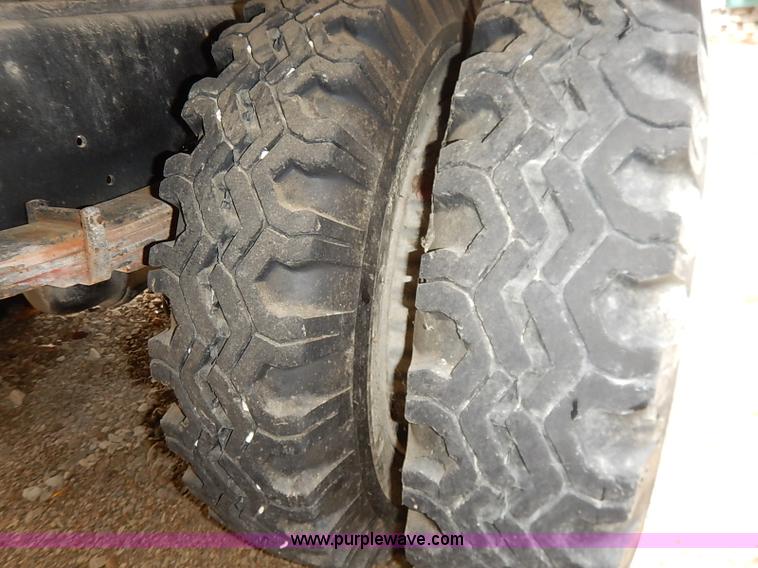 image for item I5329 1985 International S1600 water truck