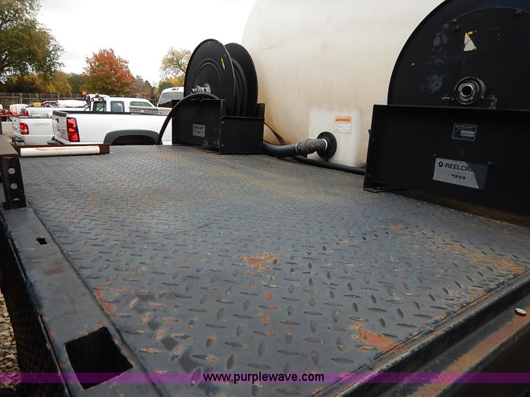 image for item I5329 1985 International S1600 water truck