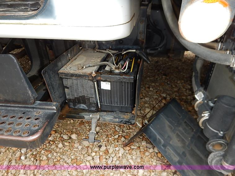 image for item I5329 1985 International S1600 water truck