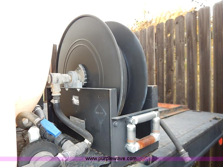 image for item I5329 1985 International S1600 water truck