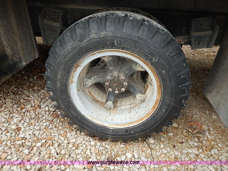 image for item I5329 1985 International S1600 water truck