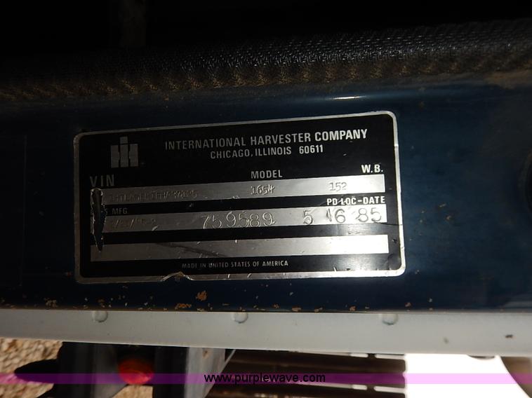 image for item I5329 1985 International S1600 water truck