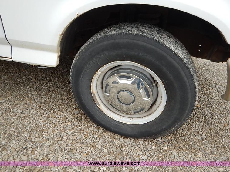 image for item I5330 1994 Ford F350 XL Crew Cab utility truck