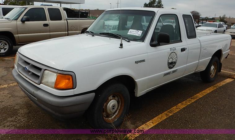 image for item I5332 1997 Ford Ranger SuperCab pickup truck