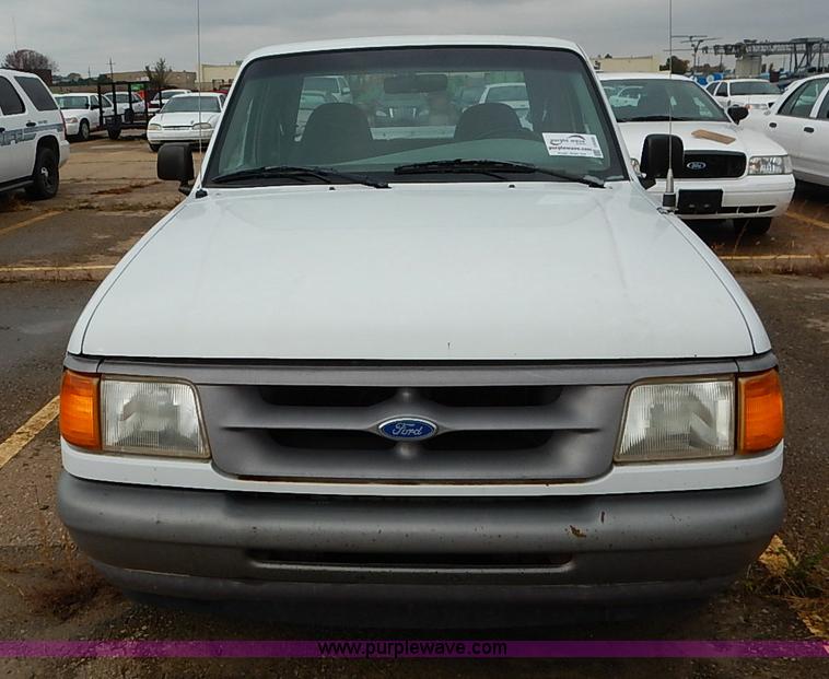 image for item I5332 1997 Ford Ranger SuperCab pickup truck