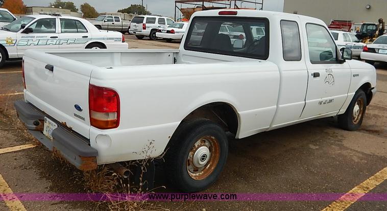 image for item I5332 1997 Ford Ranger SuperCab pickup truck