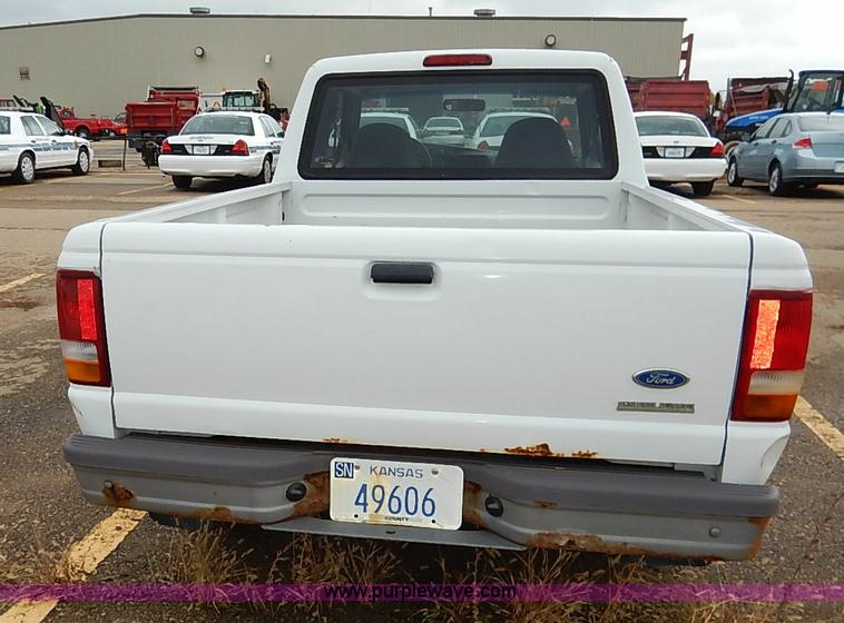 image for item I5332 1997 Ford Ranger SuperCab pickup truck