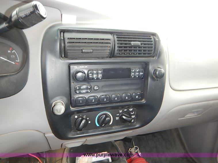 image for item I5332 1997 Ford Ranger SuperCab pickup truck