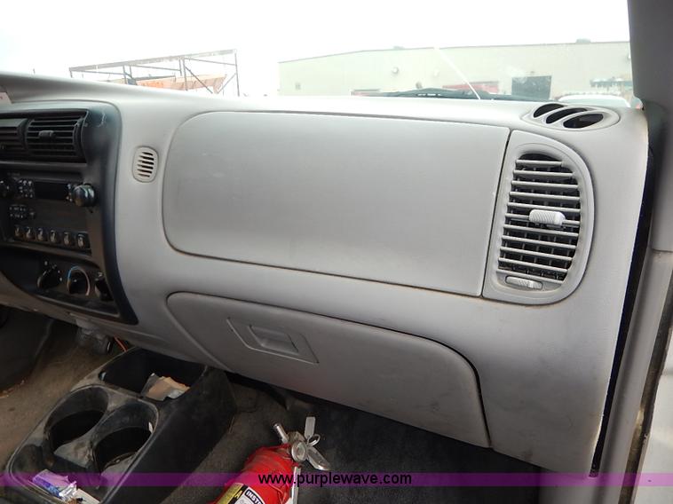 image for item I5332 1997 Ford Ranger SuperCab pickup truck