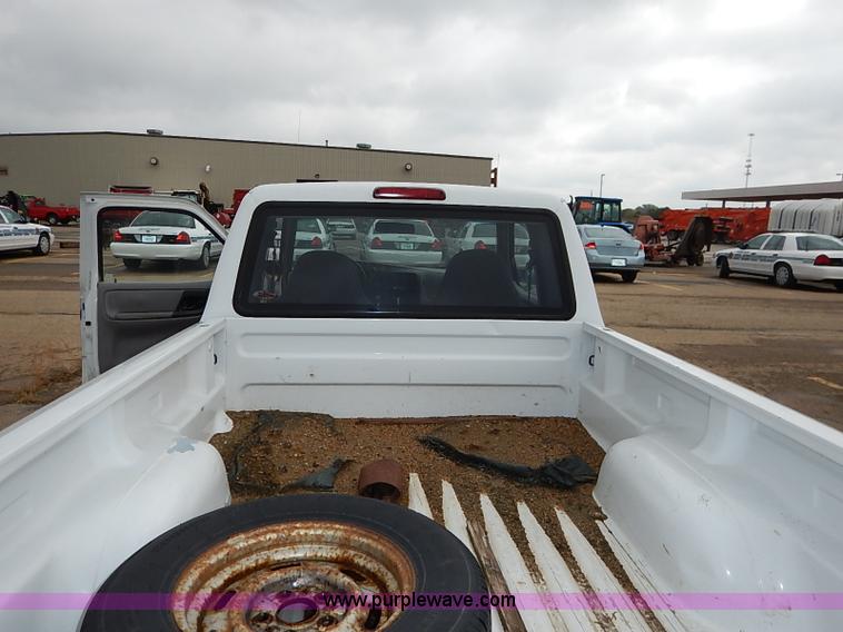 image for item I5332 1997 Ford Ranger SuperCab pickup truck