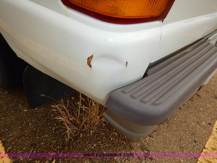 image for item I5332 1997 Ford Ranger SuperCab pickup truck