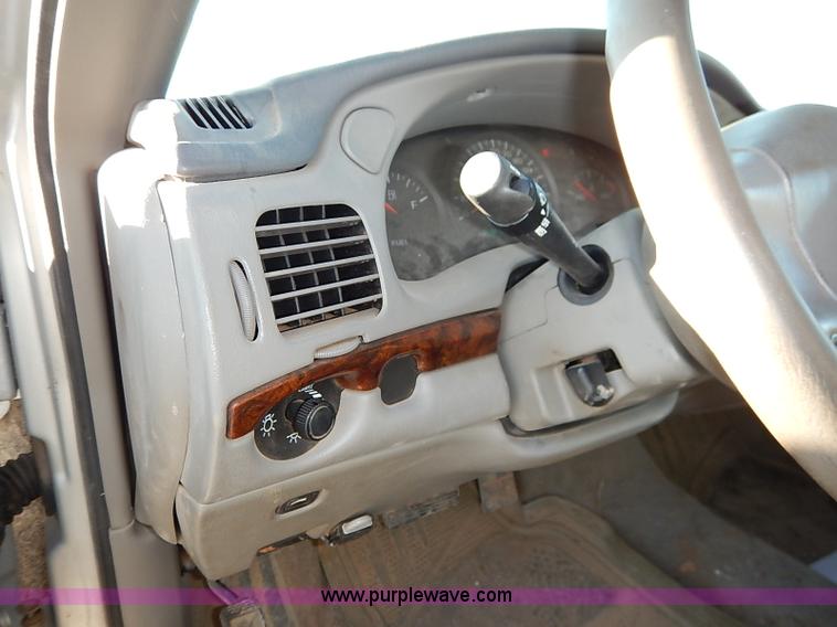 image for item I5913 2002 Chevrolet Impala