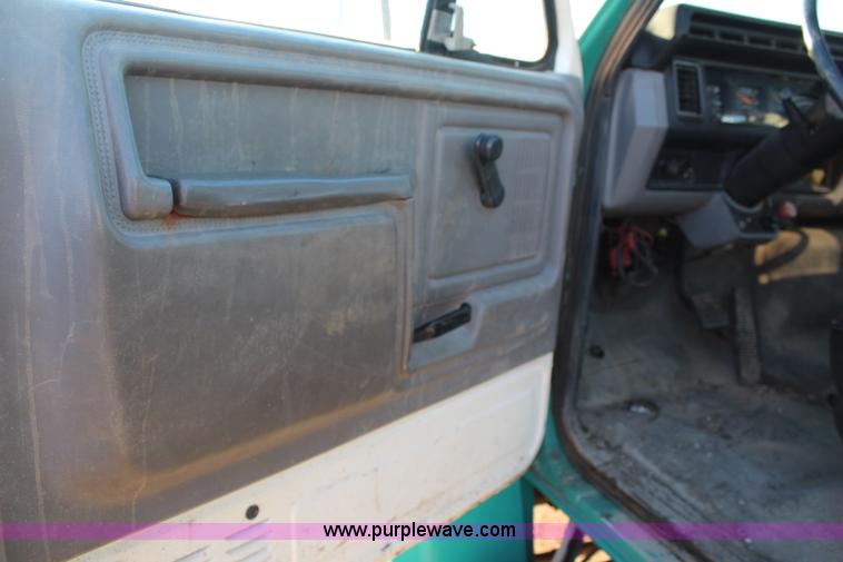 image for item I5981 1998 Ford F800 sewer vac truck