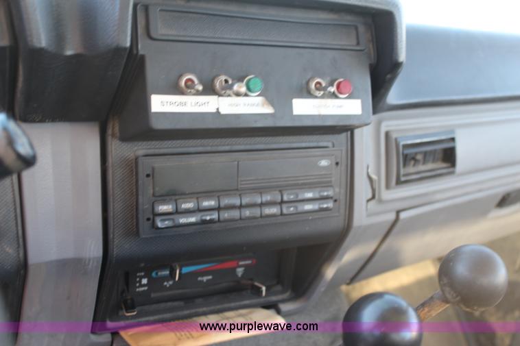 image for item I5981 1998 Ford F800 sewer vac truck