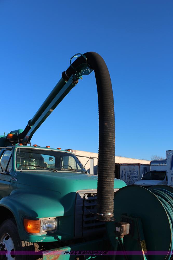 image for item I5981 1998 Ford F800 sewer vac truck