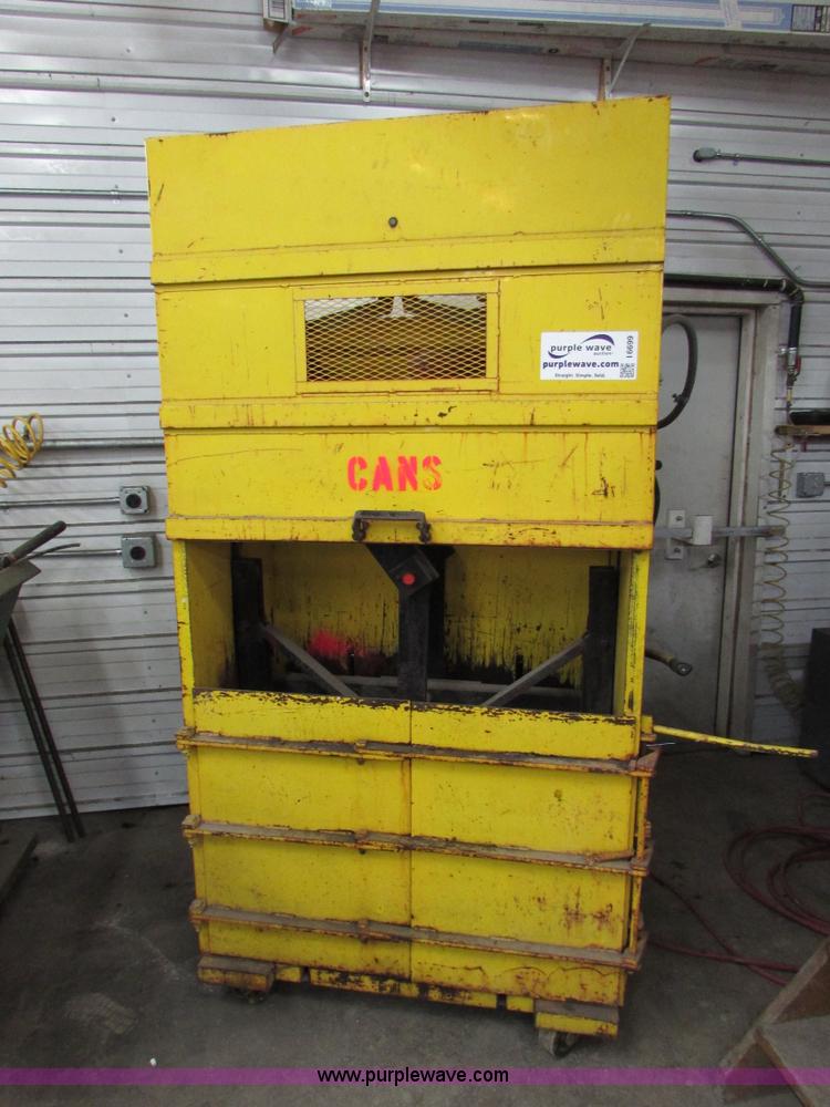 image for item I6699 Hydraulic trash/cardboard/metal compactor