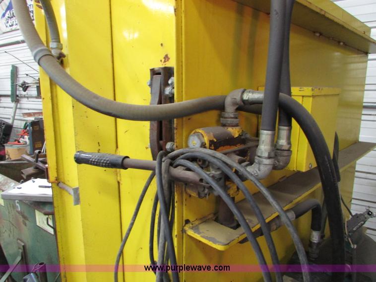 image for item I6699 Hydraulic trash/cardboard/metal compactor