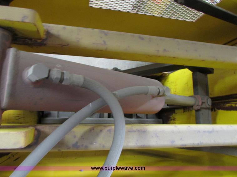 image for item I6699 Hydraulic trash/cardboard/metal compactor