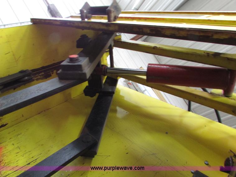 image for item I6699 Hydraulic trash/cardboard/metal compactor
