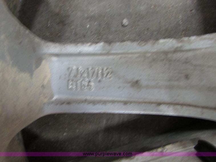 image for item I6701 (4) Volkswagen 17x7 wheels