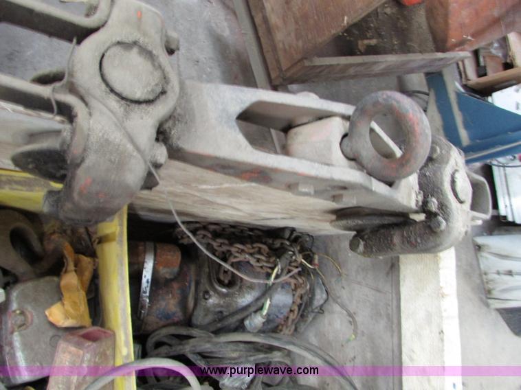 image for item I6706 Assorted items