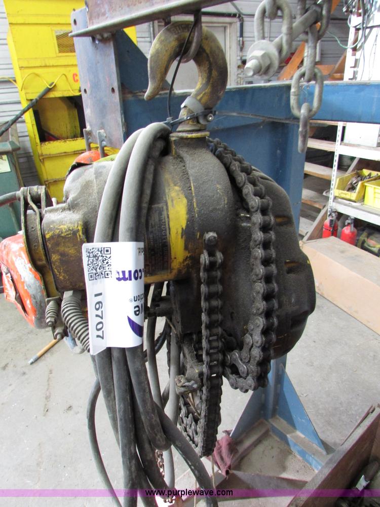 image for item I6707 Budgit electric hoist
