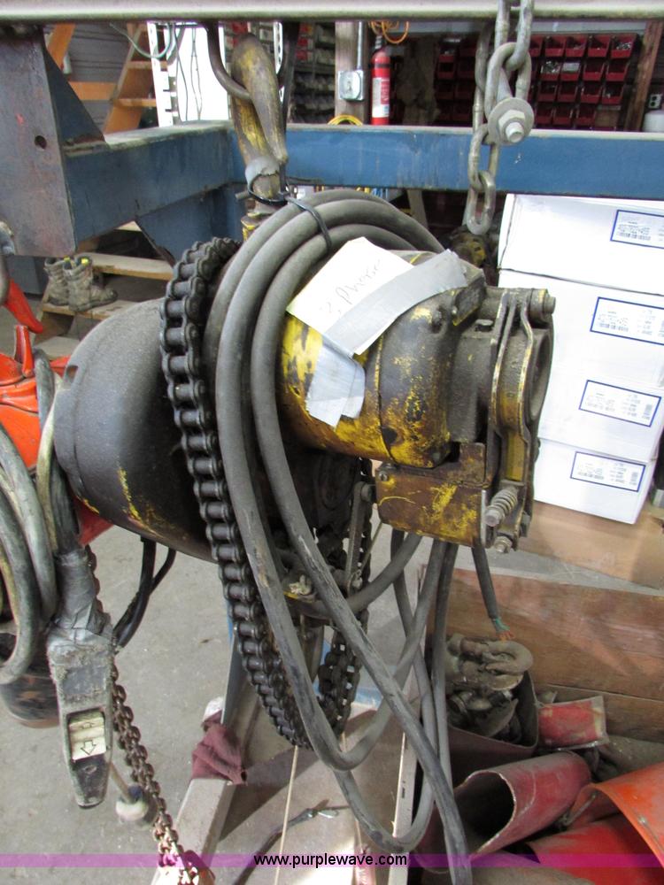 image for item I6707 Budgit electric hoist